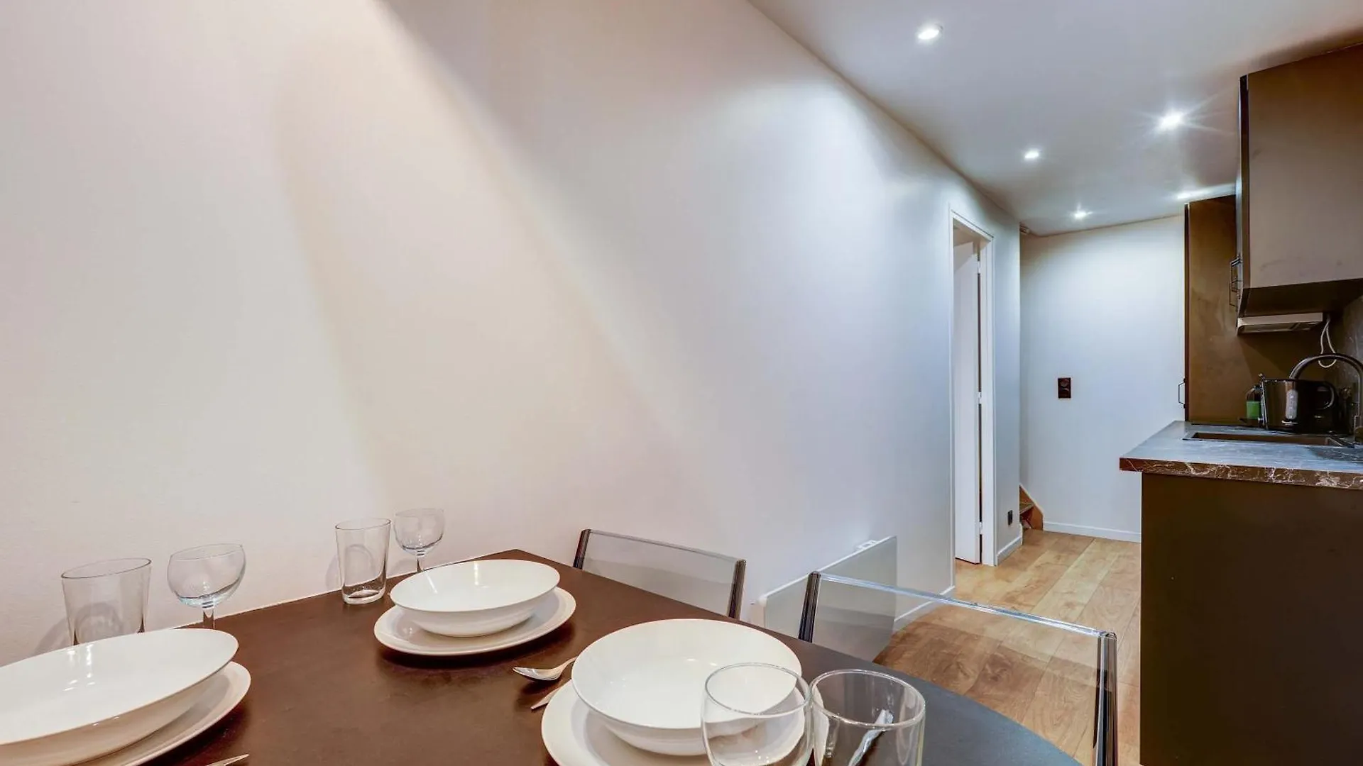 Modern And Renovated Apartment Next To Sacre-Coeur Paris