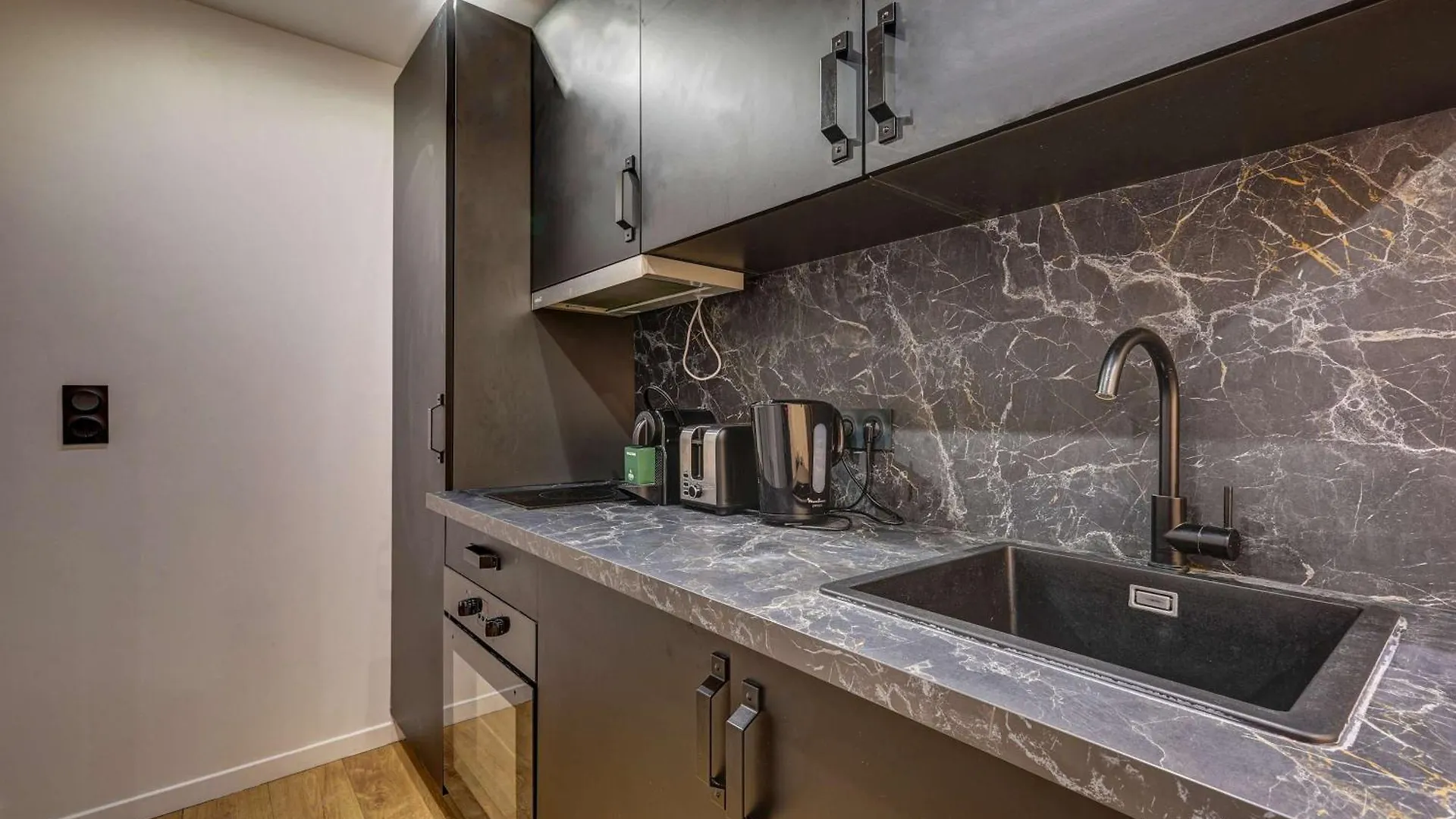 Modern And Renovated Apartment Next To Sacre-Coeur Paris