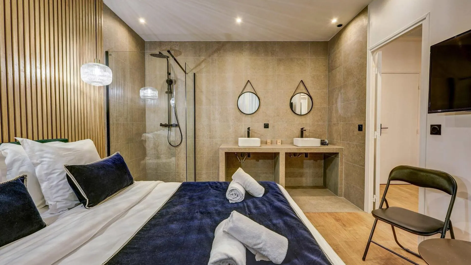 Modern And Renovated Apartment Next To Sacre-Coeur Paris